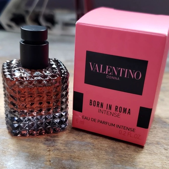VALENTINO Donna Born in Roma Intense Eau de Parfum Intense 6ml Mini BNIB - Picture 1 of 1